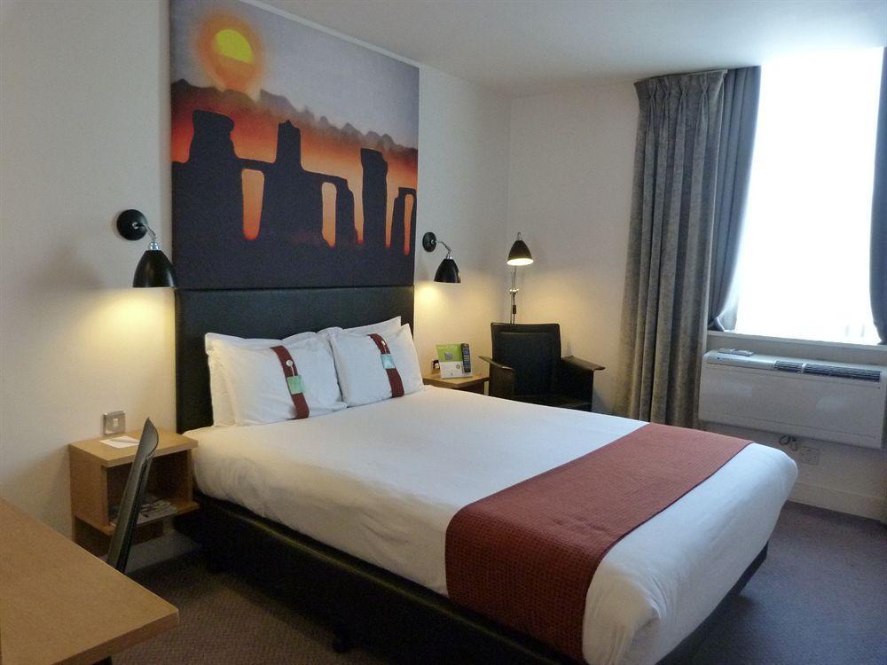 Holiday Inn Salisbury - Stonehenge, An Ihg Hotel Amesbury Εξωτερικό φωτογραφία