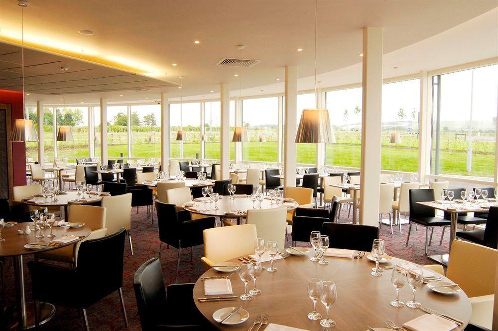 Holiday Inn Salisbury - Stonehenge, An Ihg Hotel Amesbury Εξωτερικό φωτογραφία